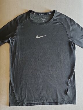 Nike Running  Men’s Gray Short Sleeve Dri-FIT Performance Shirt
